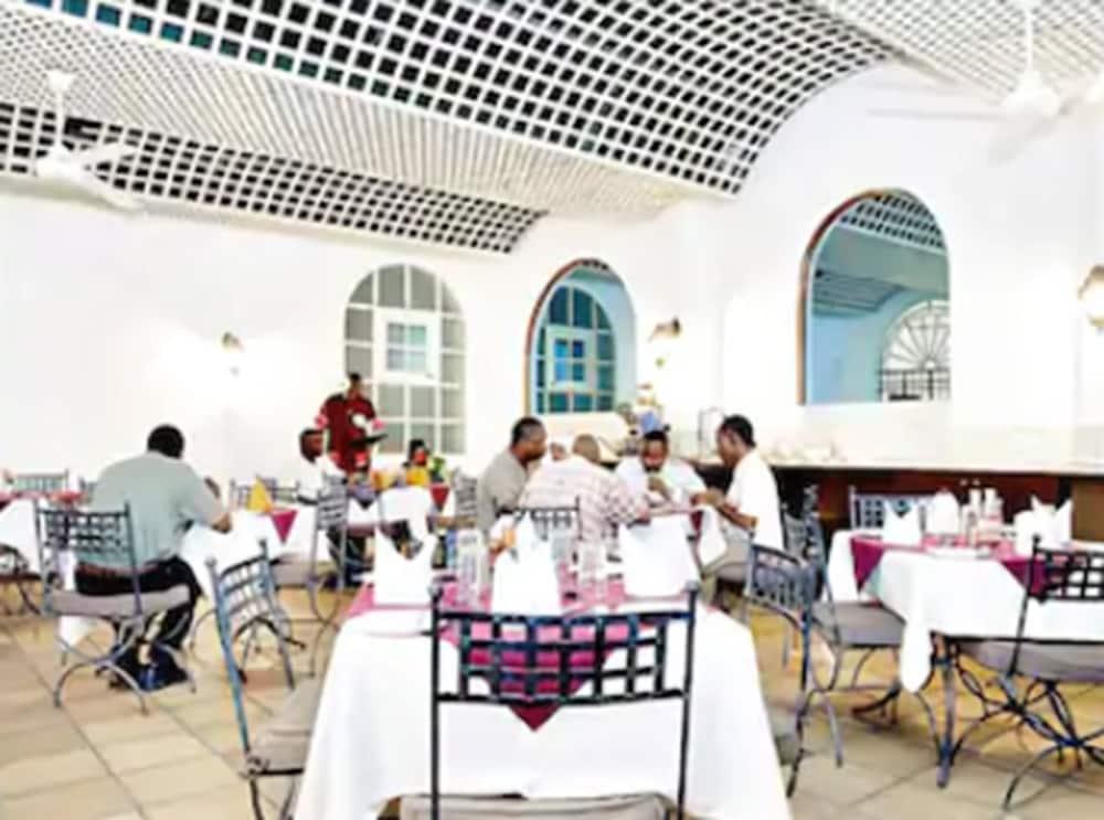 Sentrim Castle Royal Hotel Mombasa Zewnętrze zdjęcie
